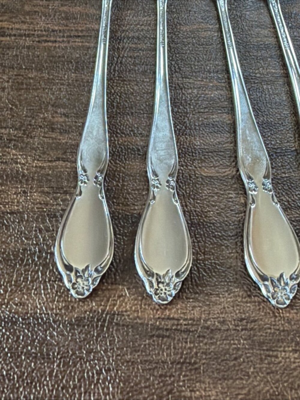 Set of 9 Oneida Community Chatelaine Stainless Seafood Cocktail Oyster Forks 6" - Picture 7 of 10